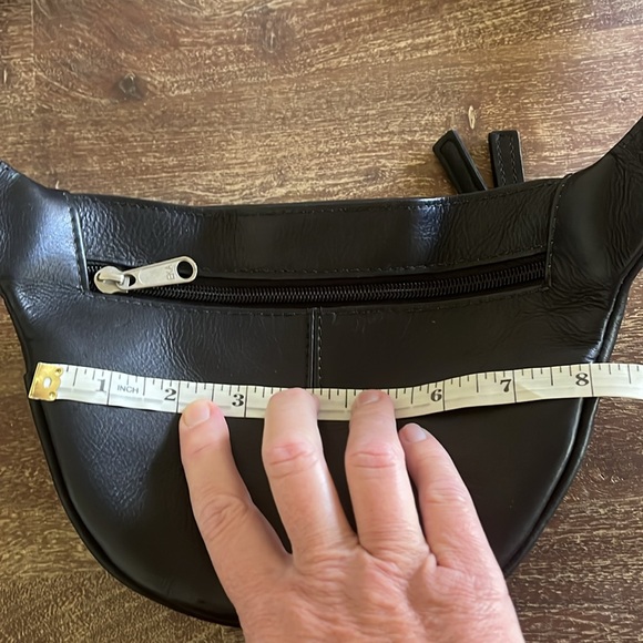 Latico Black Leather Fanny Pack/Sling bag - Picture 11 of 12